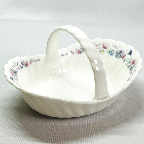 Wedgwood Porcelain Vintage Swirl Basket Angela Pink Purple Blue Floral 1980 - Picture 7 of 8